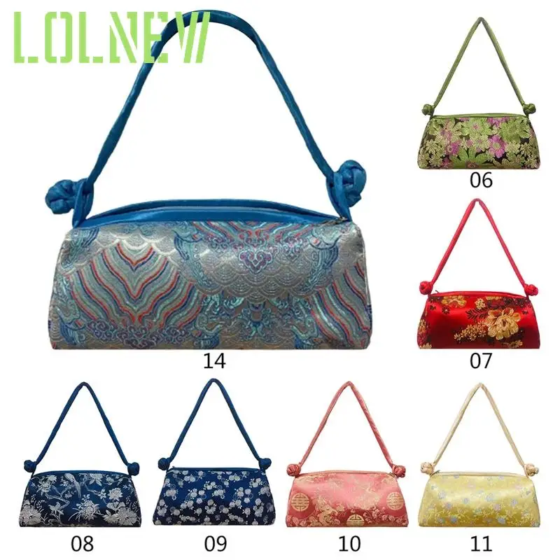 Fashion Luxury Chinese Style Silk Bag Women Handbag Japanese Hand Embroidery Tote Cheongsam Female Cosplay Bags Clutch
Fashion Luxury Chinese Style Silk Bag Women Handbag Japanese Hand Embroidery Tote Cheongsam Female Cosplay Bags Clutch