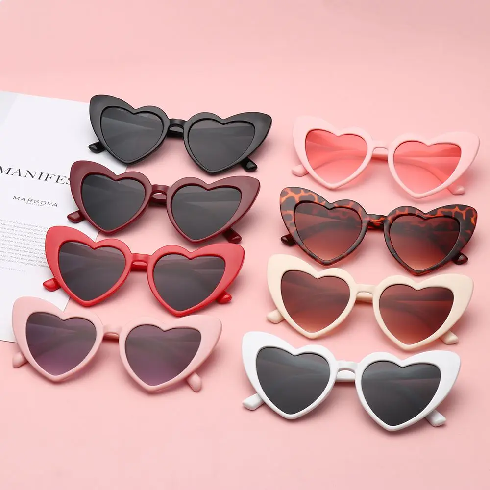 Fashion Retro Heart-Shaped Sunglasses UV 400 Protection Vintage Sunglasses Eyewear Women's Accessories
Fashion Retro Heart-Shaped Sunglasses UV 400 Protection Vintage Sunglasses Eyewear Women's Accessories