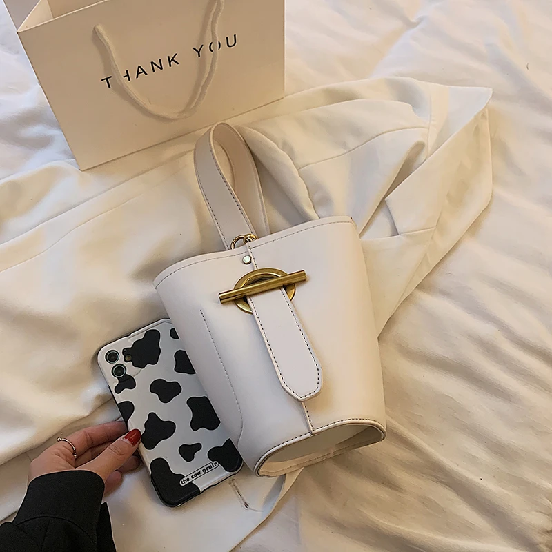 Designer Three Dimensional Cylindrical Women's Shoulder Bag Brand Handbag PU Leather Bucket Bag Chain Crossbody Bag Female Purse
Designer Three Dimensional Cylindrical Women's Shoulder Bag Brand Handbag PU Leather Bucket Bag Chain Crossbody Bag Female Purse