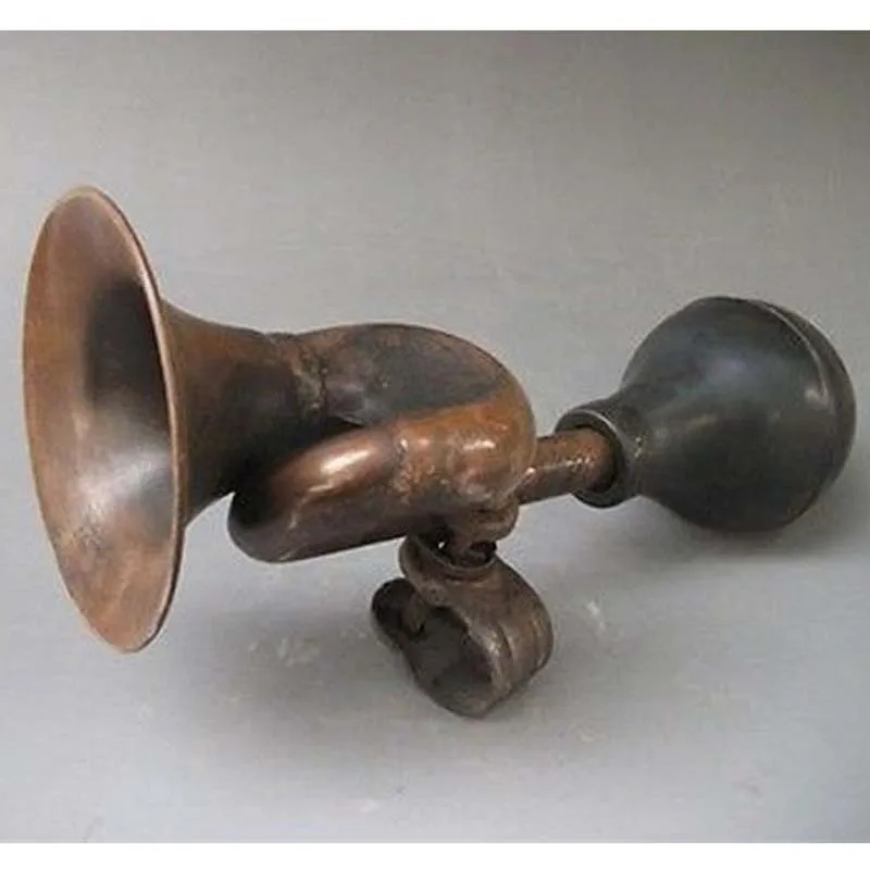 

Useful Chinese Old Bronze Collectable Handwork Bike Horn Ornaments