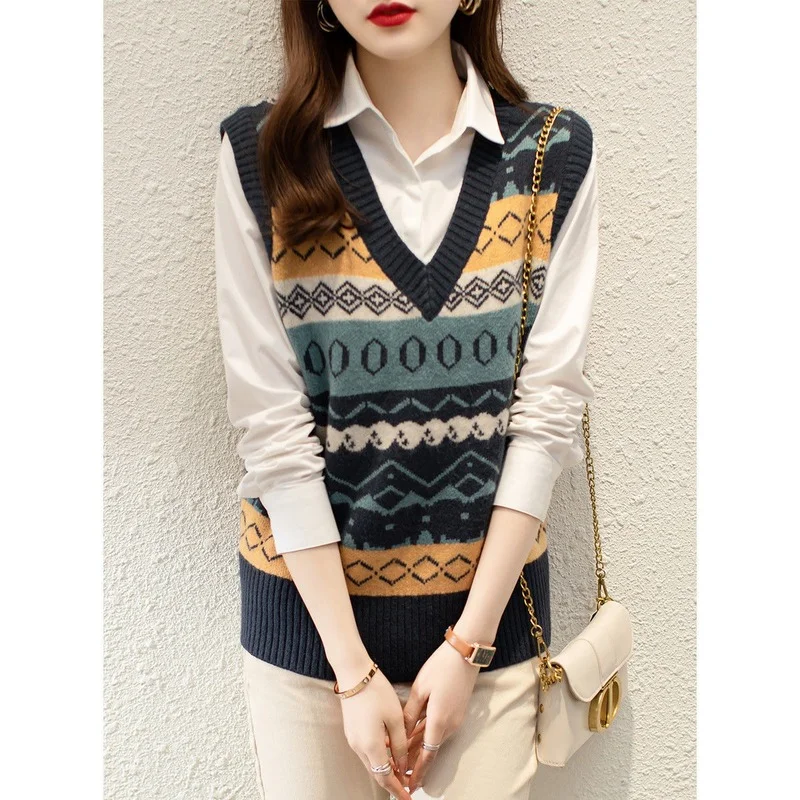Women Embroidered Knitted Vest Female V-neck Jacquard Art Retro Loose Casual Autumn Winter Sleeveless Oversized Pullover L365
Women Embroidered Knitted Vest Female V-neck Jacquard Art Retro Loose Casual Autumn Winter Sleeveless Oversized Pullover L365