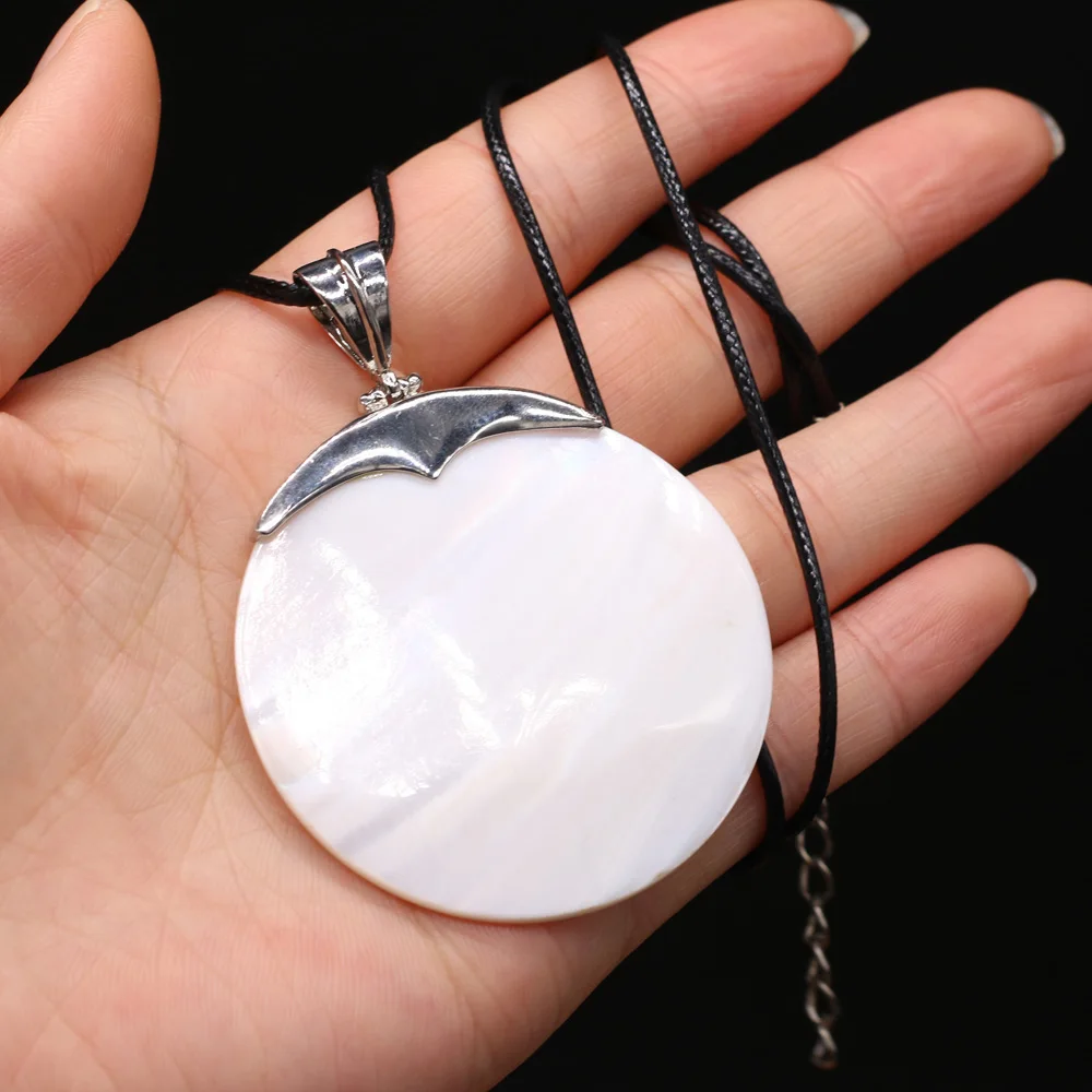 Natural shell round alloy necklace pendant handmade crafts DIY elegant sweater chain anniversary gift for women
Natural shell round alloy necklace pendant handmade crafts DIY elegant sweater chain anniversary gift for women
