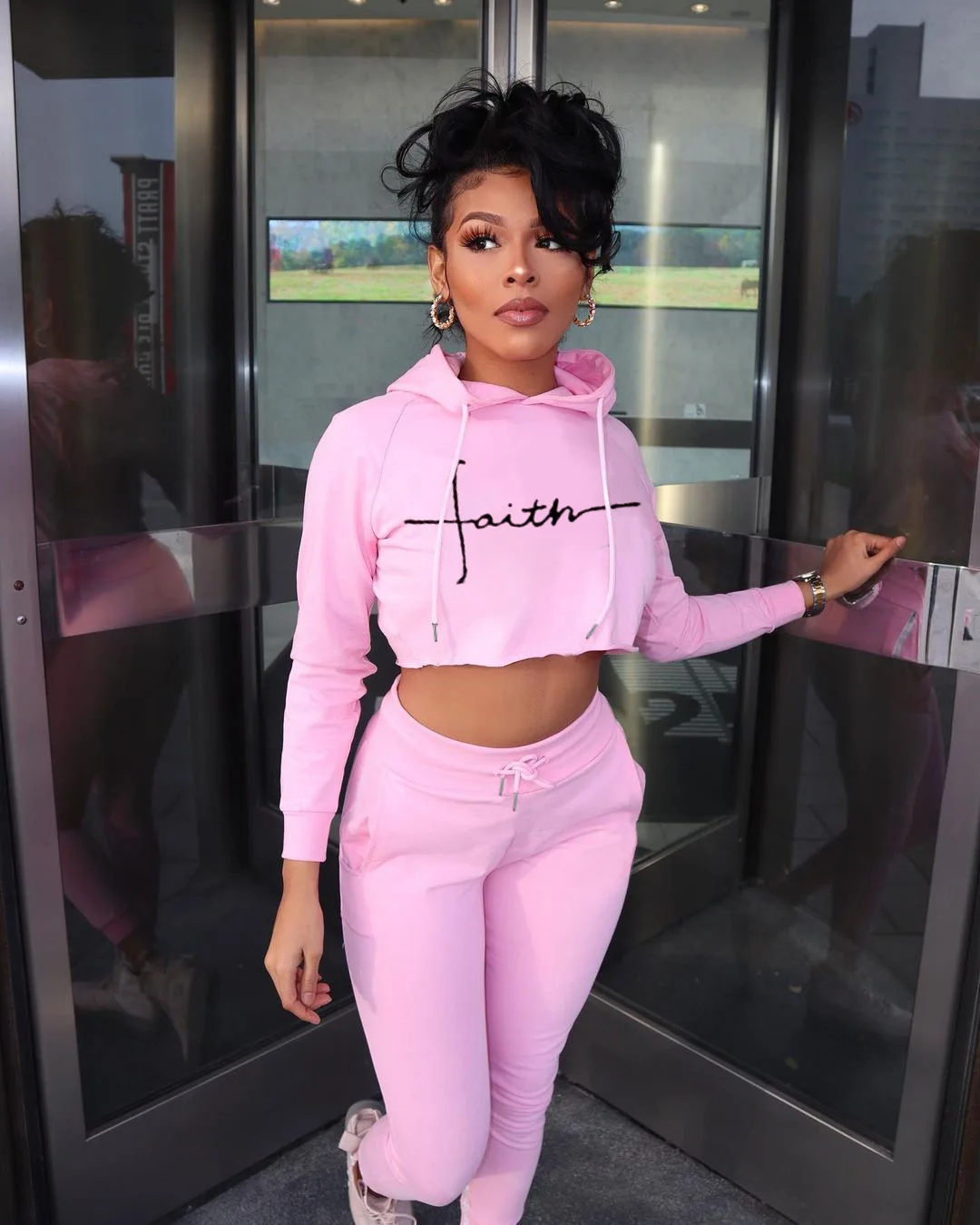 Женский Повседневный комплект из двух предметов, велосипедный Топ с длинным рукавом и высоким воротником и плиссированные спортивные брюк...
Женский Повседневный комплект из двух предметов, велосипедный Топ с длинным рукавом и высоким воротником и плиссированные спортивные брюк...