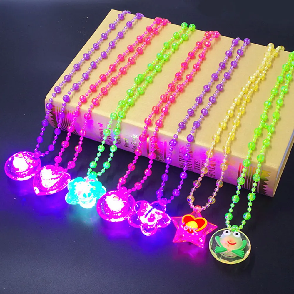 LED Luminous Kids Toys Pendant Colorful Lanyard Necklace Light Up Cartoon Creative Gifts Children Colorful Xmas Party Random New
LED Luminous Kids Toys Pendant Colorful Lanyard Necklace Light Up Cartoon Creative Gifts Children Colorful Xmas Party Random New