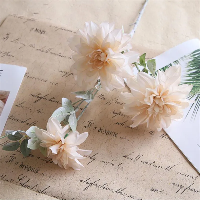 7Pcs Fake Long Stem Dahlia (3 heads/piece) 31.1" Length Simulation Chamomile for Wedding Home Decorative Artificial Flower
7Pcs Fake Long Stem Dahlia (3 heads/piece) 31.1" Length Simulation Chamomile for Wedding Home Decorative Artificial Flower
