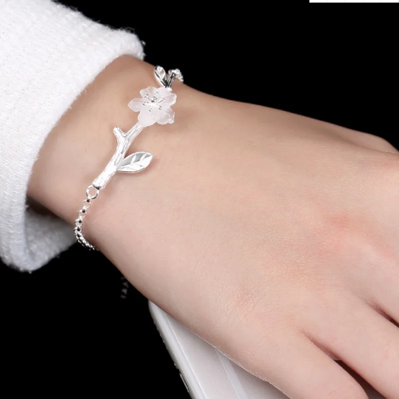Real 925 Sterling Silver Charm Bracelet Fine Jewelry Natural Crystal Flower Design Classic Hanfu Accessories Handmade for Woman
Real 925 Sterling Silver Charm Bracelet Fine Jewelry Natural Crystal Flower Design Classic Hanfu Accessories Handmade for Woman