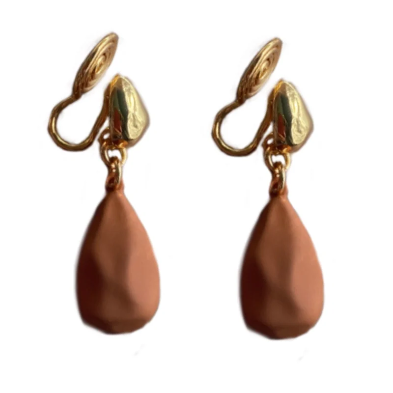 TT Matte Vintage Tea Ear Clip without Pierced Female Earrings Autumn and Winter Elegant High Sense Clip-on
TT Matte Vintage Tea Ear Clip without Pierced Female Earrings Autumn and Winter Elegant High Sense Clip-on