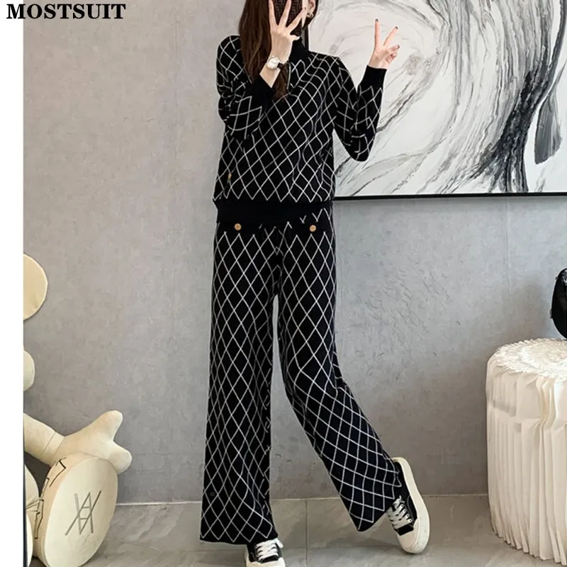 Autumn Winter Plaid Knitted Pant Set Women Zip-up Sweater & Wide Leg Pants Suits Casual Fashion Vintage Ladies Two Piece Set
Autumn Winter Plaid Knitted Pant Set Women Zip-up Sweater & Wide Leg Pants Suits Casual Fashion Vintage Ladies Two Piece Set