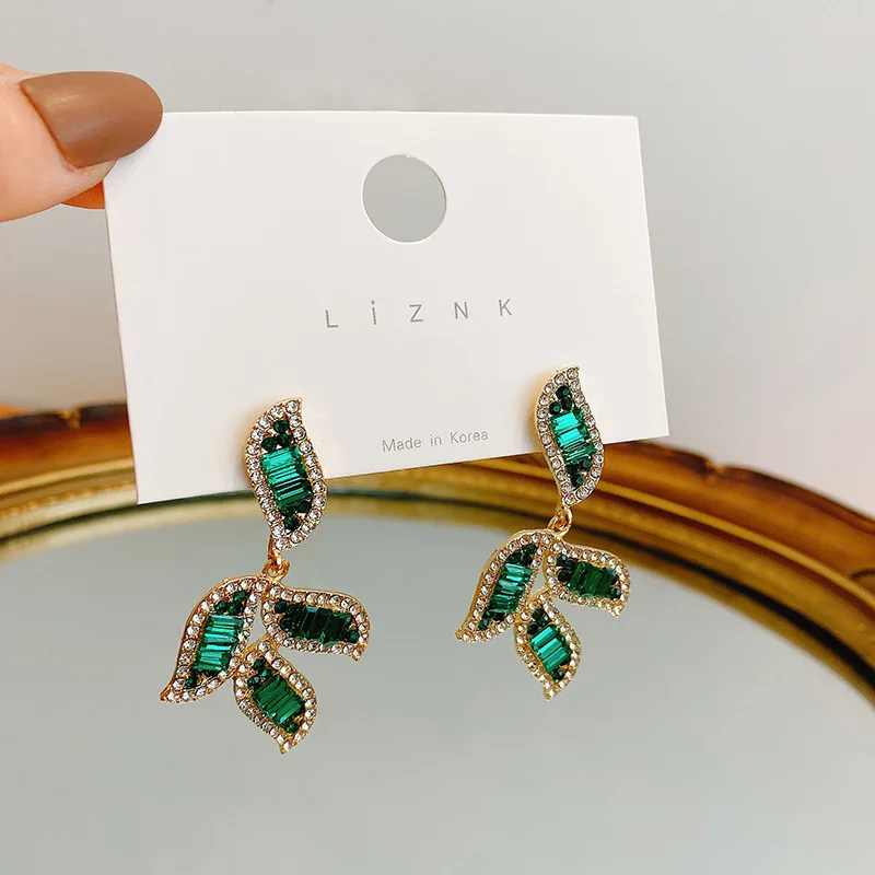 Aretes de mujer modernos 2020 Personality long exaggerated fashion leaf earrings earing women aretes mujer pendientes largos
Aretes de mujer modernos 2020 Personality long exaggerated fashion leaf earrings earing women aretes mujer pendientes largos