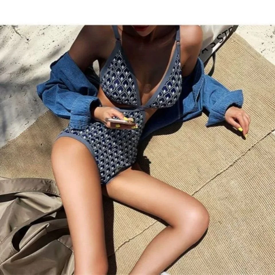 Women's swimsuit new hollow bikini one-piece sexy triangle hot spring swimsuit women
Women's swimsuit new hollow bikini one-piece sexy triangle hot spring swimsuit women