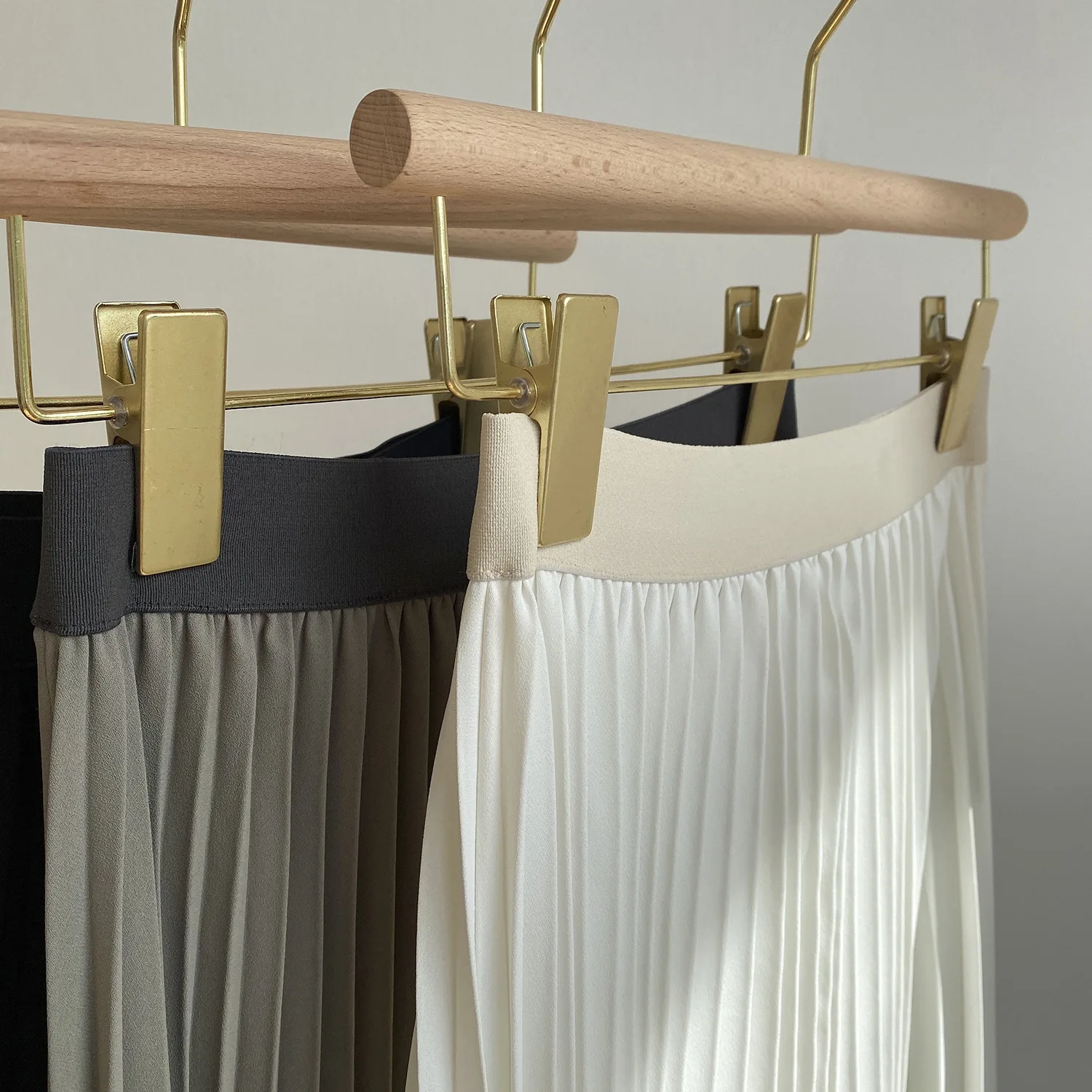 2020 Women High Waist A-Line Autumn Pleated Skirt Elegant Long Skirt Femme Stretch Waist Faldas Jupe Saia Women White Skirts
2020 Women High Waist A-Line Autumn Pleated Skirt Elegant Long Skirt Femme Stretch Waist Faldas Jupe Saia Women White Skirts