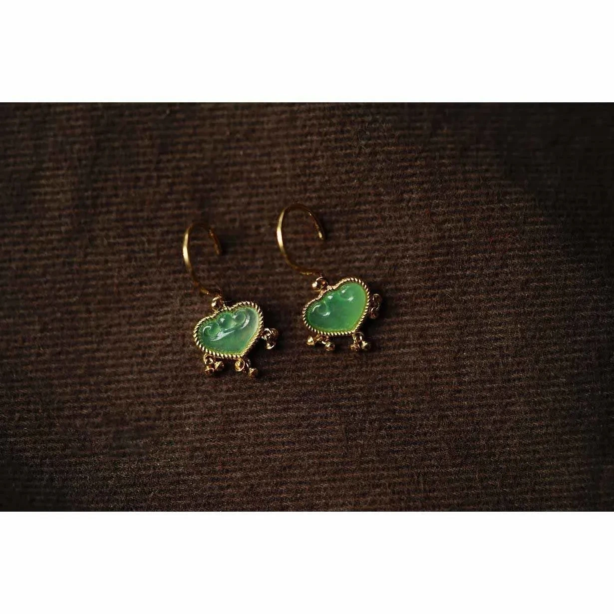New Sweet Green Chalcedony Ruyi Eardrops Head Jingle Baby Lock Earrings Ear Hook S925 Sterling Silver Inlaid Safe Ruyi
New Sweet Green Chalcedony Ruyi Eardrops Head Jingle Baby Lock Earrings Ear Hook S925 Sterling Silver Inlaid Safe Ruyi