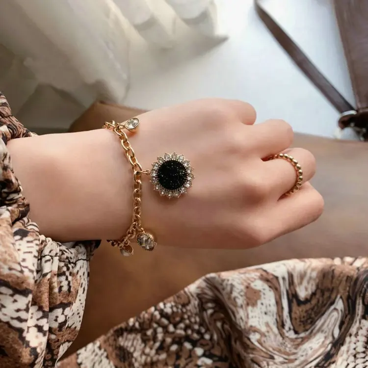 SWA 2020 Fashion Jewelry Original Charm MILLENNIUM Retro Elegant Black Sun Flower Collar Necklace Pearl Crystal Female Necklace
SWA 2020 Fashion Jewelry Original Charm MILLENNIUM Retro Elegant Black Sun Flower Collar Necklace Pearl Crystal Female Necklace