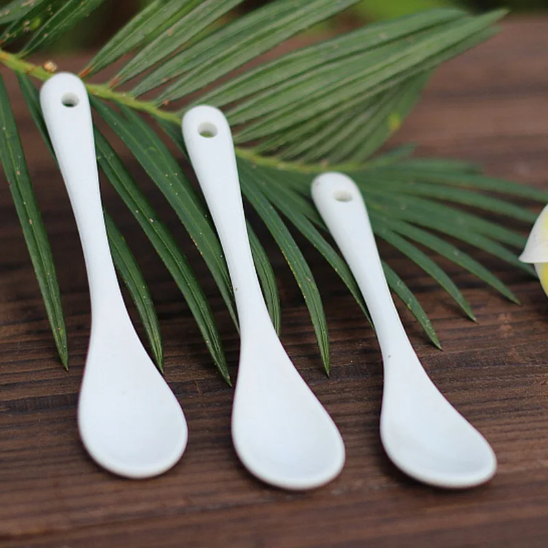 New Arrival Porcelain Coffee Pure White Spoons Mini Kitchen Ceramic Tea Sugar Dessert Ice Cream Spoon Bone Cutlery
New Arrival Porcelain Coffee Pure White Spoons Mini Kitchen Ceramic Tea Sugar Dessert Ice Cream Spoon Bone Cutlery
