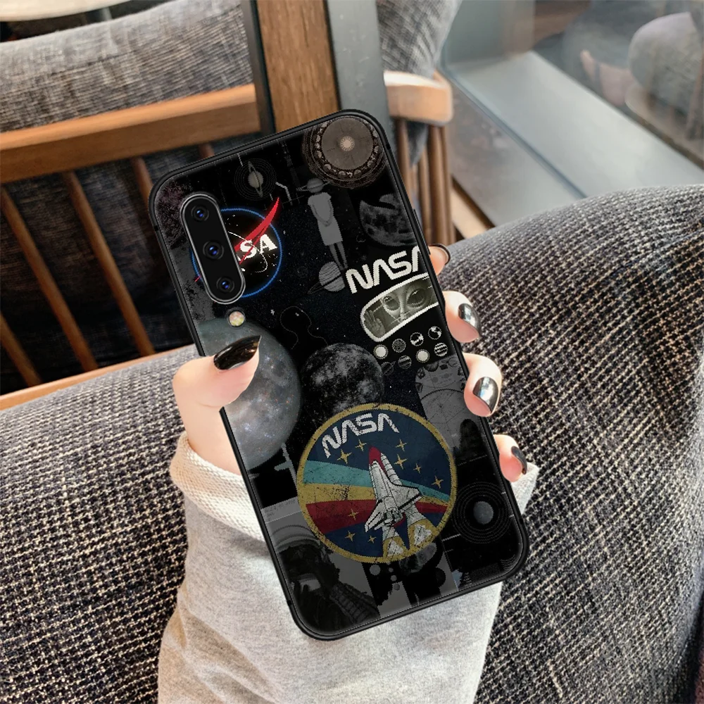 Aerospace Nasas Phone Case Cover For Samsung Galaxy A10 A11 A20 E A21 A30 A40 A41 A50 A51 A70 A71 A81 S black Back Trend Coque
Aerospace Nasas Phone Case Cover For Samsung Galaxy A10 A11 A20 E A21 A30 A40 A41 A50 A51 A70 A71 A81 S black Back Trend Coque