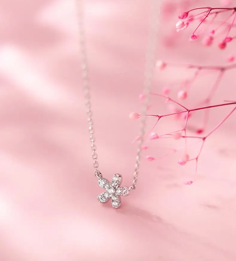 Silver Necklaces 925 Sterling Silver Pendants Necklaces with Cubic Zirconia Fashion Style
Silver Necklaces 925 Sterling Silver Pendants Necklaces with Cubic Zirconia Fashion Style