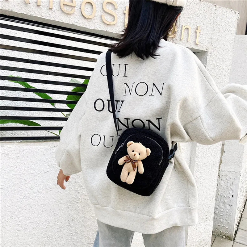 Cute lamb fur bear bag female 2020 autumn and winter new fur shoulder bag Women fashion messenger bag
Cute lamb fur bear bag female 2020 autumn and winter new fur shoulder bag Women fashion messenger bag