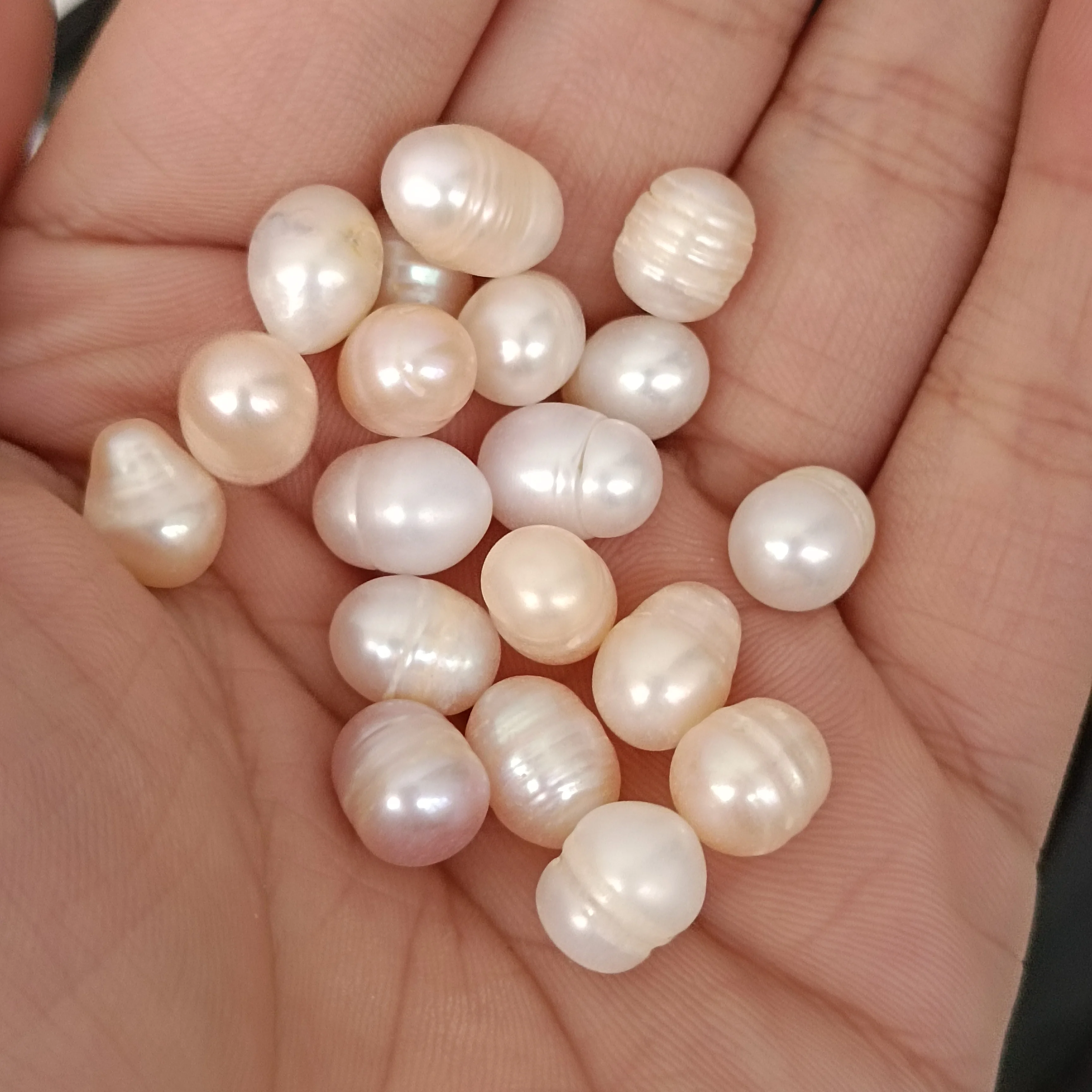 5 шт. резьба в стиле ретро, спиральная акриловая имитация жемчуга, гравий, используемая в «сделай сам», ювелирные материалы ручной работы
5 шт. резьба в стиле ретро, спиральная акриловая имитация жемчуга, гравий, используемая в «сделай сам», ювелирные материалы ручной работы