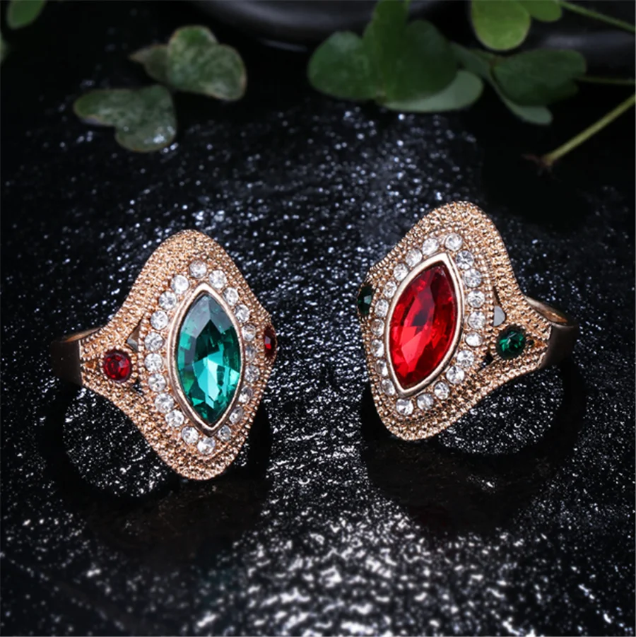 New Luxury Big Ring For Women Gold Color Hollow Vintage Jewelry Mosaic Green Zircon Fashion Wedding Ring Size 7-10
New Luxury Big Ring For Women Gold Color Hollow Vintage Jewelry Mosaic Green Zircon Fashion Wedding Ring Size 7-10