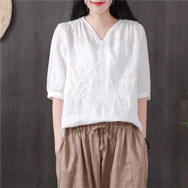 F&je New Summer Women Tshirt Plus Size Short Sleeve Loose V-neck Tops Femme Cotton Linen Embroidery Vintage Tee Shirt 4XL HXJ12
F&je New Summer Women Tshirt Plus Size Short Sleeve Loose V-neck Tops Femme Cotton Linen Embroidery Vintage Tee Shirt 4XL HXJ12