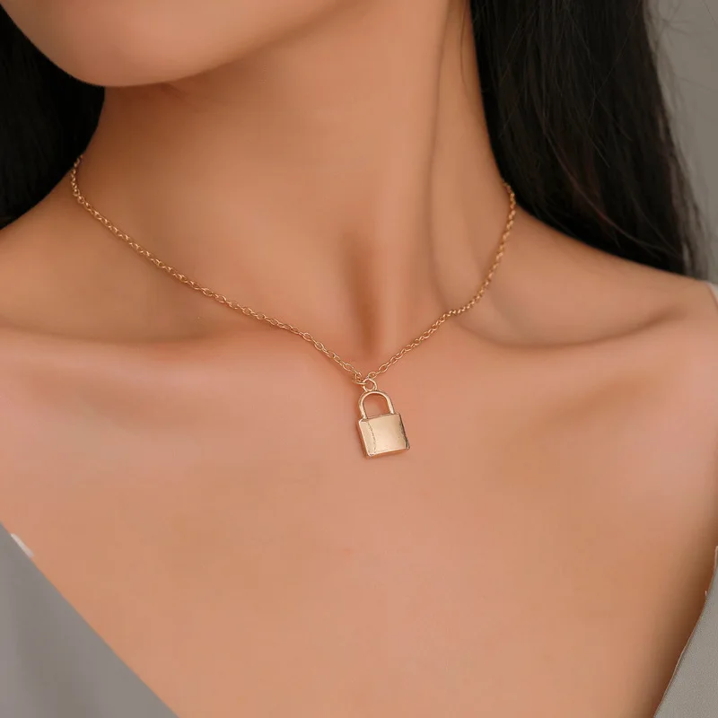 Hello Miss New Necklace simple alloy lock Sweater chain fashion ladies clavicle chain Jewelry Clothing Accessories
Hello Miss New Necklace simple alloy lock Sweater chain fashion ladies clavicle chain Jewelry Clothing Accessories