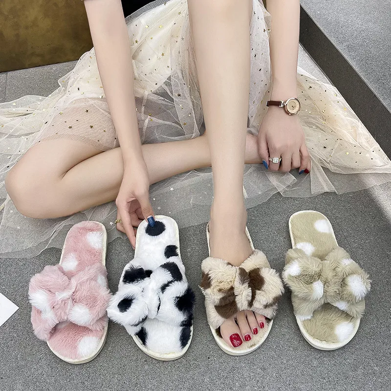 COOTELILI Slippers Winter Shoes For Woman Home Slippers 2021 New Fashion Shoes Bow Decoration Faux Fur Slippers Flats Size 36-41
COOTELILI Slippers Winter Shoes For Woman Home Slippers 2021 New Fashion Shoes Bow Decoration Faux Fur Slippers Flats Size 36-41