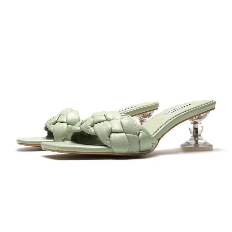 new summer sandals Korean woven middle heel sandals open toe transparent crystal thick heel slippers
new summer sandals Korean woven middle heel sandals open toe transparent crystal thick heel slippers