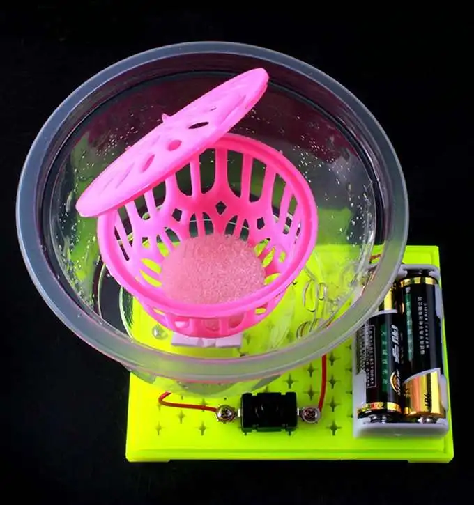Self-made spin dryer technology small production invention materials Primary school science experimental equipment
Self-made spin dryer technology small production invention materials Primary school science experimental equipment