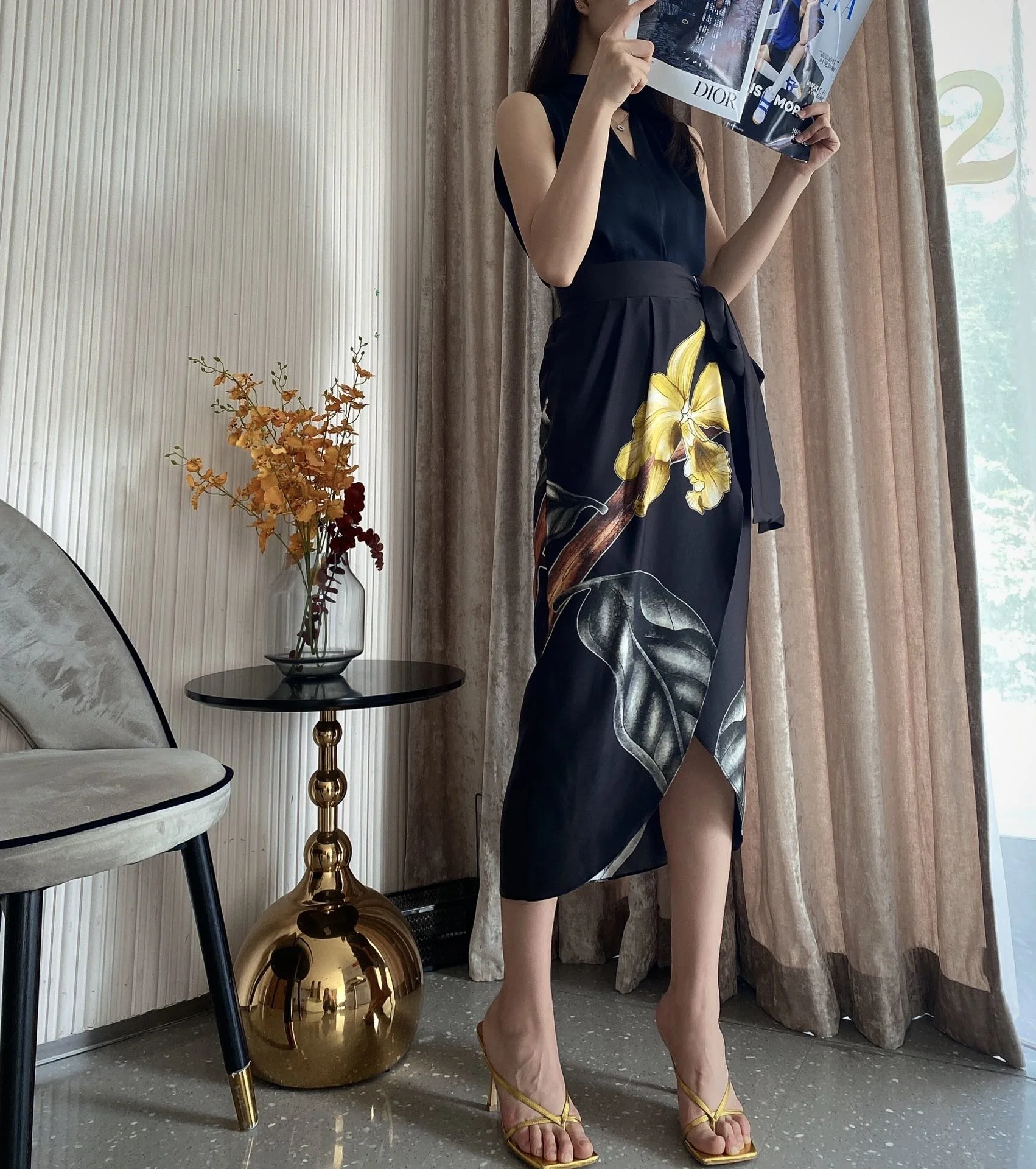 Fashion New Summer Women Flower Prints Slit Silk Midi Casual Skirt For Female 2 Color Gdnz 5.08
Fashion New Summer Women Flower Prints Slit Silk Midi Casual Skirt For Female 2 Color Gdnz 5.08
