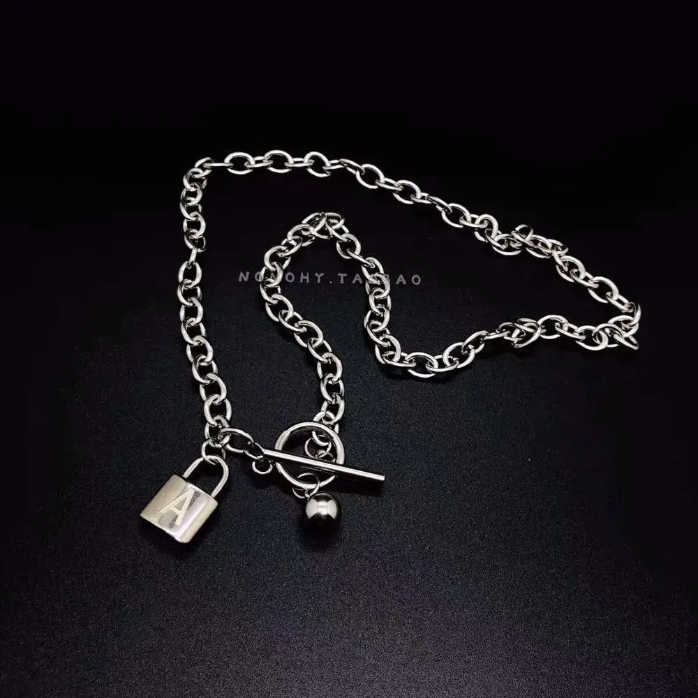Ambush Necklace 45cm Metal Ball Key Lock Pendant Clavicle Chain Men Women Titanium Steel Immortal Trend Ambush Clavicle Chain
Ambush Necklace 45cm Metal Ball Key Lock Pendant Clavicle Chain Men Women Titanium Steel Immortal Trend Ambush Clavicle Chain
