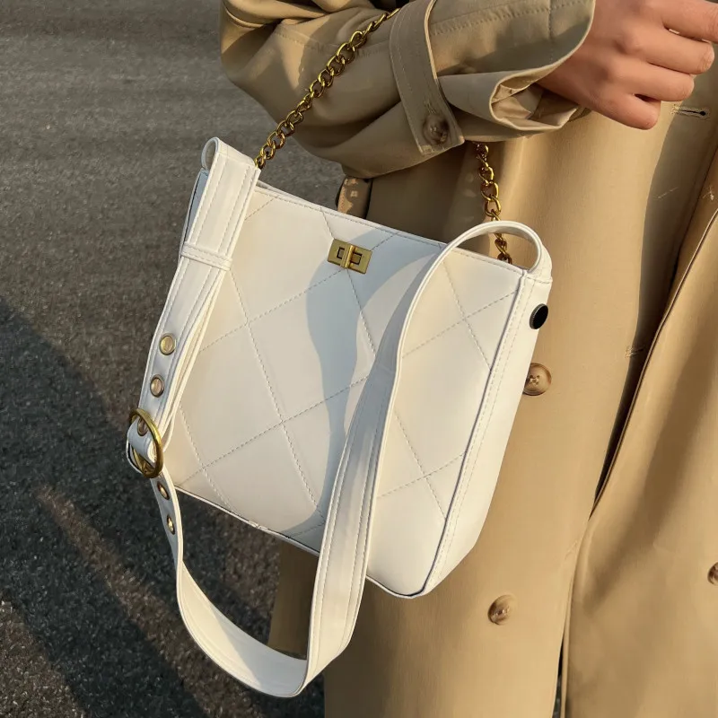 Quilted Leather Women's Handbags Diamond Lattice Crossbody Bag Chain All Match Shoulder Bag Brand Designer Female Messenger Bag
Quilted Leather Women's Handbags Diamond Lattice Crossbody Bag Chain All Match Shoulder Bag Brand Designer Female Messenger Bag