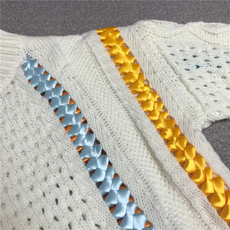 Luxury Designer Brand Knitted Pullovers for Women Vintage O Neck Hand Woven Ribbon Hollow Out Tassel Loose Knitted Sweater
Luxury Designer Brand Knitted Pullovers for Women Vintage O Neck Hand Woven Ribbon Hollow Out Tassel Loose Knitted Sweater
