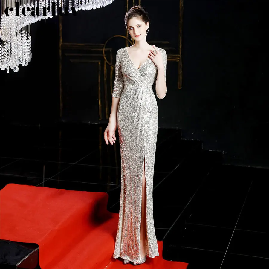 Женское вечернее платье с глубоким V-образным вырезом и юбкой-годе
Женское вечернее платье с глубоким V-образным вырезом и юбкой-годе