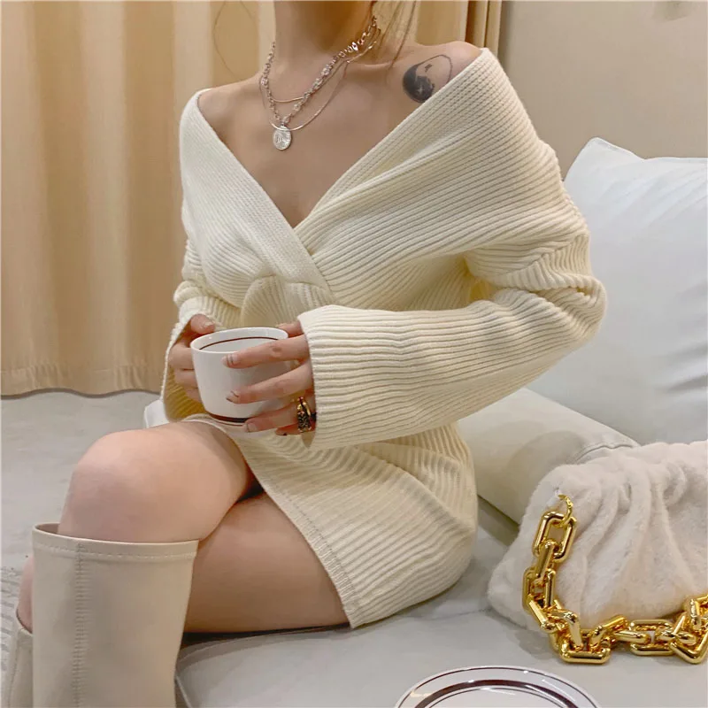 Knitted Woman Mini Dress Spring Autumn Black V-neck Sexy Solid Long Sleeve Party Dress Korean Fashion Elegant New 2021
Knitted Woman Mini Dress Spring Autumn Black V-neck Sexy Solid Long Sleeve Party Dress Korean Fashion Elegant New 2021