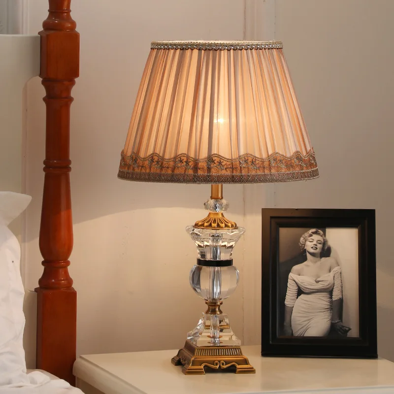 

Современная хрустальная лампа, освещение для спальни, прикроватная лампа, роскошная модная Хрустальная настольная лампа, абажур, прикроват...