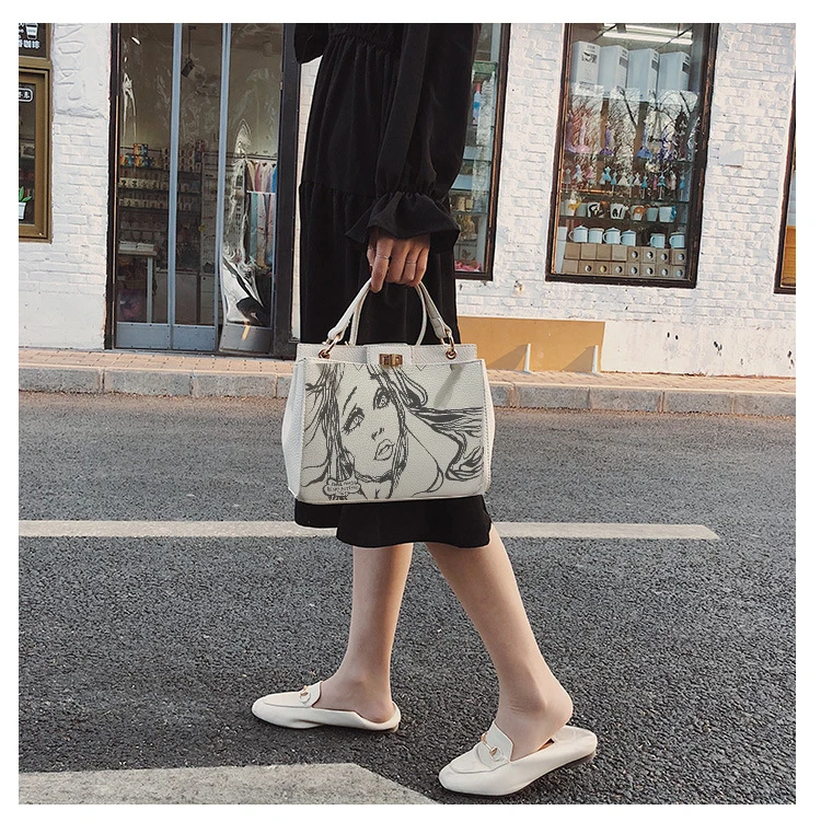 2020 Luxury design Sketch Painting Women Handbag Gold Hardware High quality Real Leather ladies handbag Hand White shoulder bag
2020 Luxury design Sketch Painting Women Handbag Gold Hardware High quality Real Leather ladies handbag Hand White shoulder bag