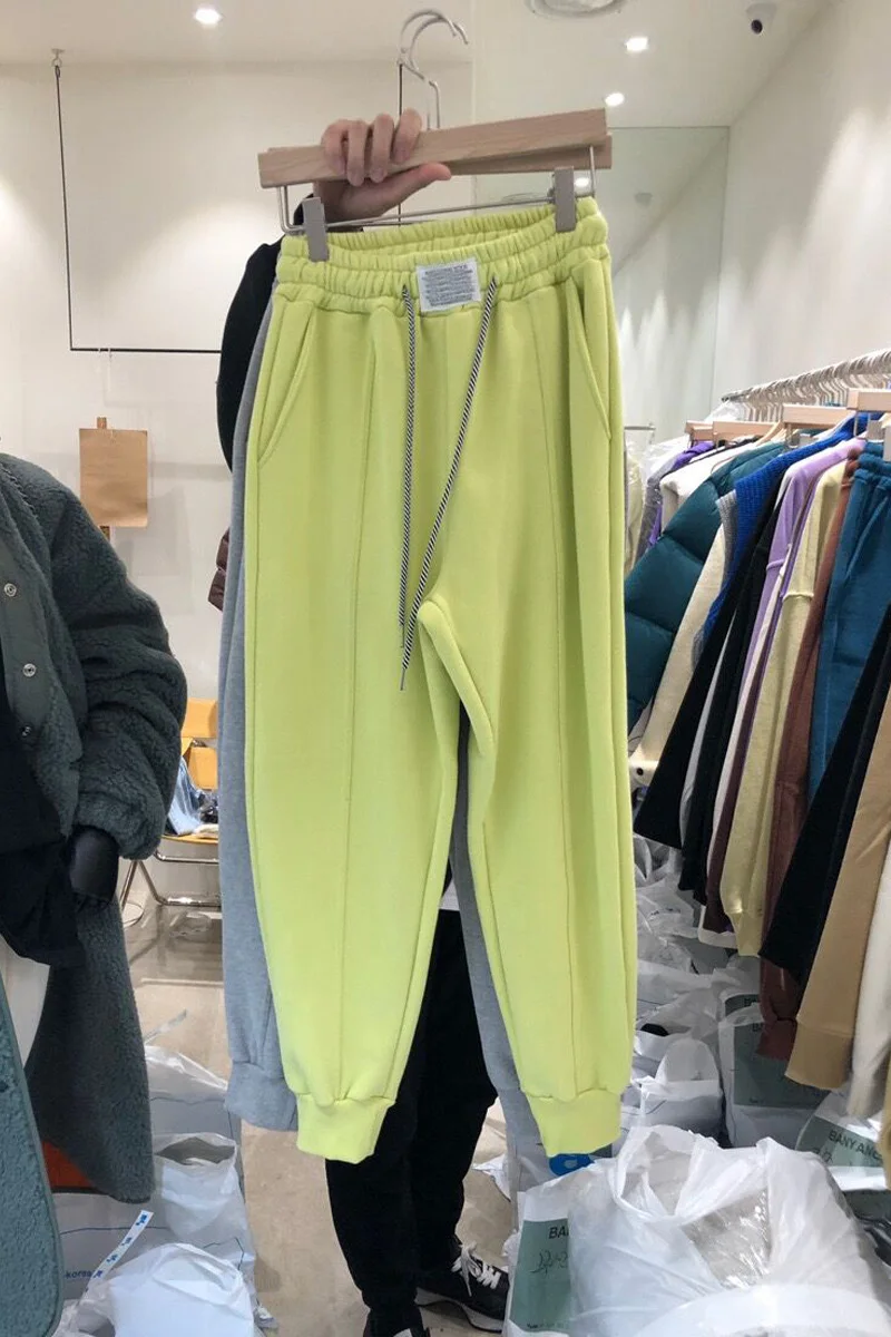 Han Guodong door winter new female fashion high elastic waist thin loose feet who receive trousers slacks
Han Guodong door winter new female fashion high elastic waist thin loose feet who receive trousers slacks