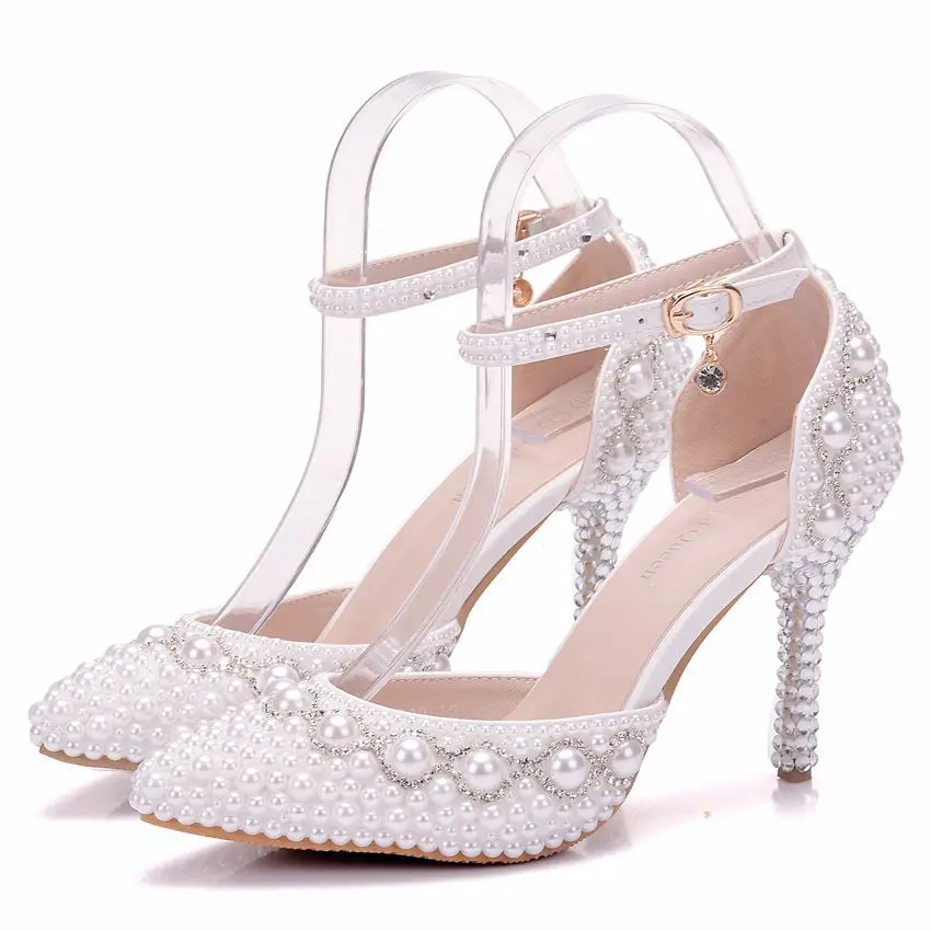 Large size high heel single shoes beaded rhinestone high heels simple elegant white wedding shoes temperament women's shoes
Large size high heel single shoes beaded rhinestone high heels simple elegant white wedding shoes temperament women's shoes