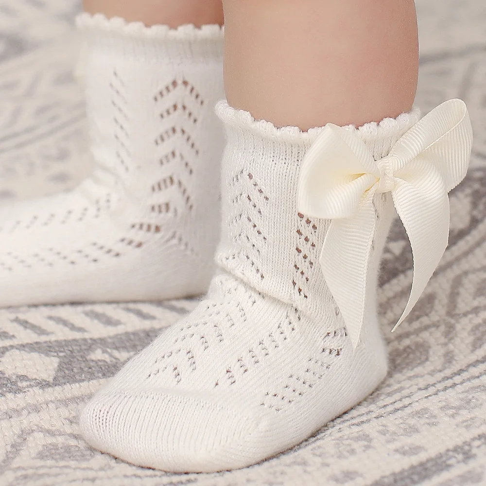 2021 Spanish Style Hollow Baby Socks Girls Socks Vintage Socks With Ribbon Bow For Kids kid knee socks frilly socks
2021 Spanish Style Hollow Baby Socks Girls Socks Vintage Socks With Ribbon Bow For Kids kid knee socks frilly socks