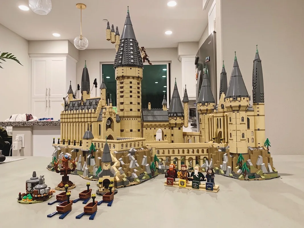 6742Pcs Movie Castle Movie Series Building Block Bricks Toys Children's Christmas Gift
6742Pcs Movie Castle Movie Series Building Block Bricks Toys Children's Christmas Gift