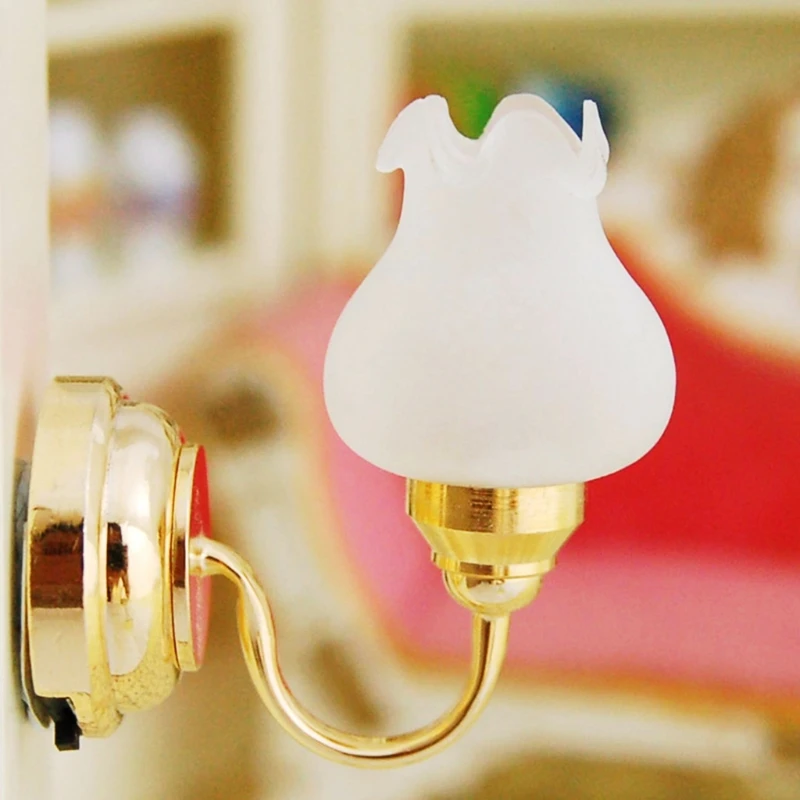 Mini Wall Lamp with LED Light Model Floral Lampshade for 1/12 Dollhouse Miniature Accessories Living Room Doll House
Mini Wall Lamp with LED Light Model Floral Lampshade for 1/12 Dollhouse Miniature Accessories Living Room Doll House