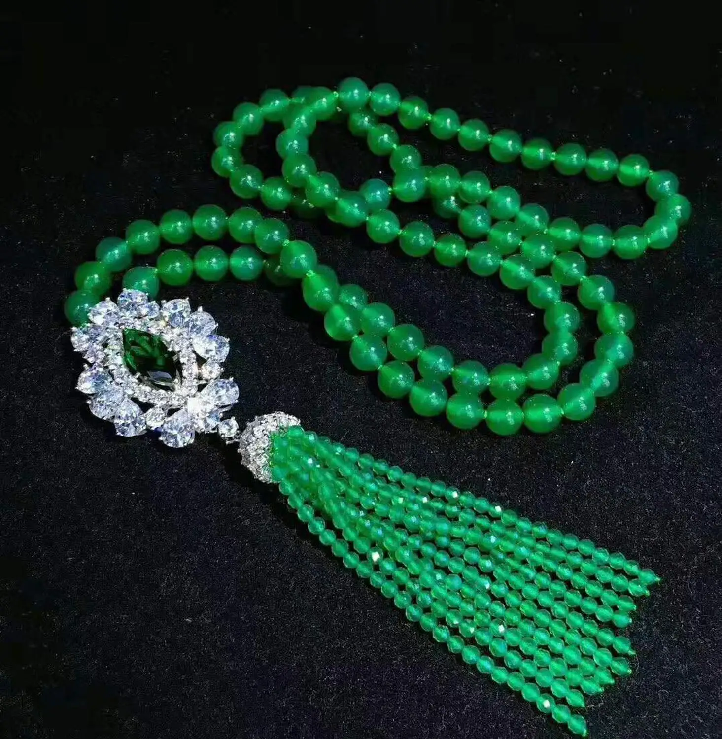 Charming 10 mm round green stone necklace micro inlay zircon accessories tassel necklace long 88-90 cm
Charming 10 mm round green stone necklace micro inlay zircon accessories tassel necklace long 88-90 cm