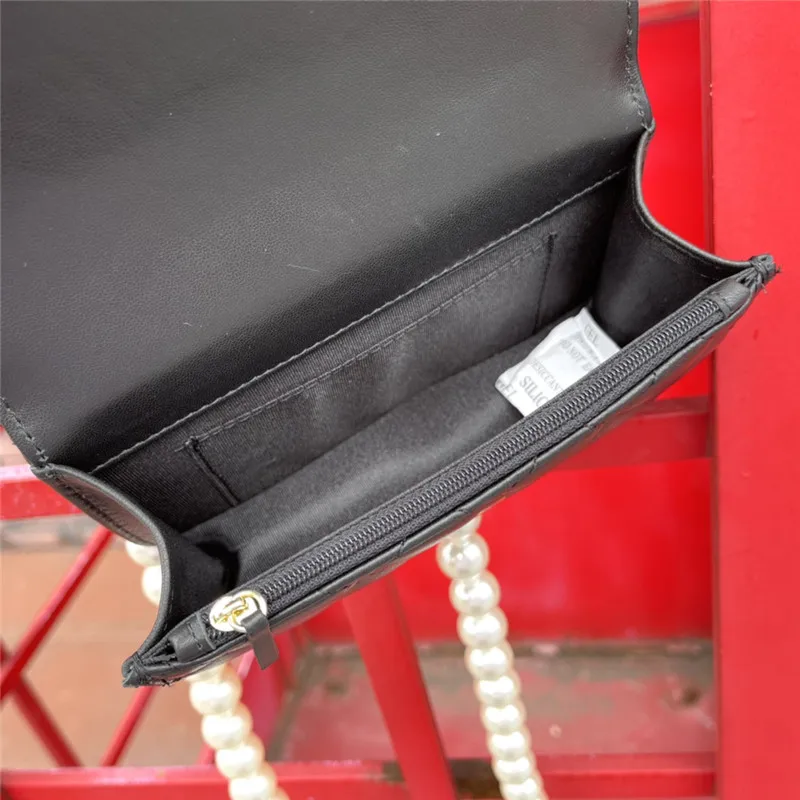 luxury designer Lingge women's bag pearl chest bag single shoulder small square bag High quality genuine leather crossbody bags
luxury designer Lingge women's bag pearl chest bag single shoulder small square bag High quality genuine leather crossbody bags