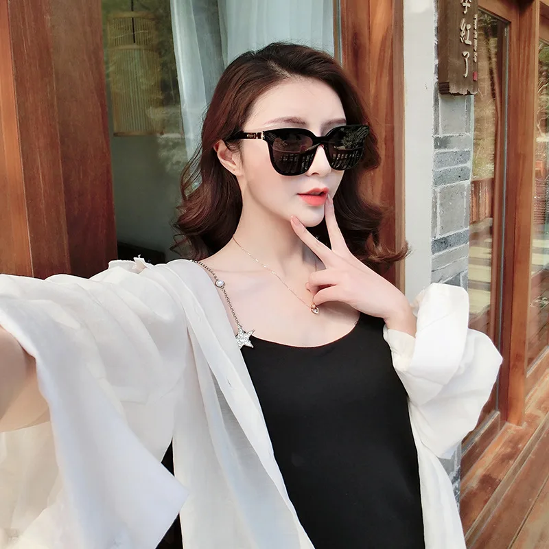 New Women Sunglasses Polarized Oversized Mirror Driving Sun Glasses Gradient Brand Designer Retro Vintage Driver Goggles UV400
New Women Sunglasses Polarized Oversized Mirror Driving Sun Glasses Gradient Brand Designer Retro Vintage Driver Goggles UV400