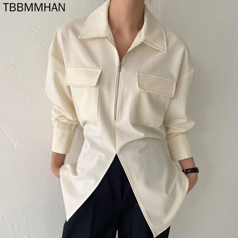 Korean Chic Temperament Turn-down Collar White and Black Shirt Female Zipper Design Double Pocket Back Lace Up Split Shirt Women
Korean Chic Temperament Turn-down Collar White and Black Shirt Female Zipper Design Double Pocket Back Lace Up Split Shirt Women