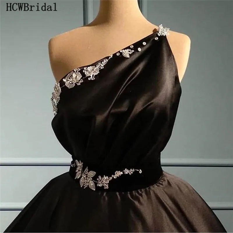 Black Ball Gown Long Evening Dress With White Lace Real Photos One Shoulder Satin Formal Occasion Dresses Customize Abendkleider
Black Ball Gown Long Evening Dress With White Lace Real Photos One Shoulder Satin Formal Occasion Dresses Customize Abendkleider