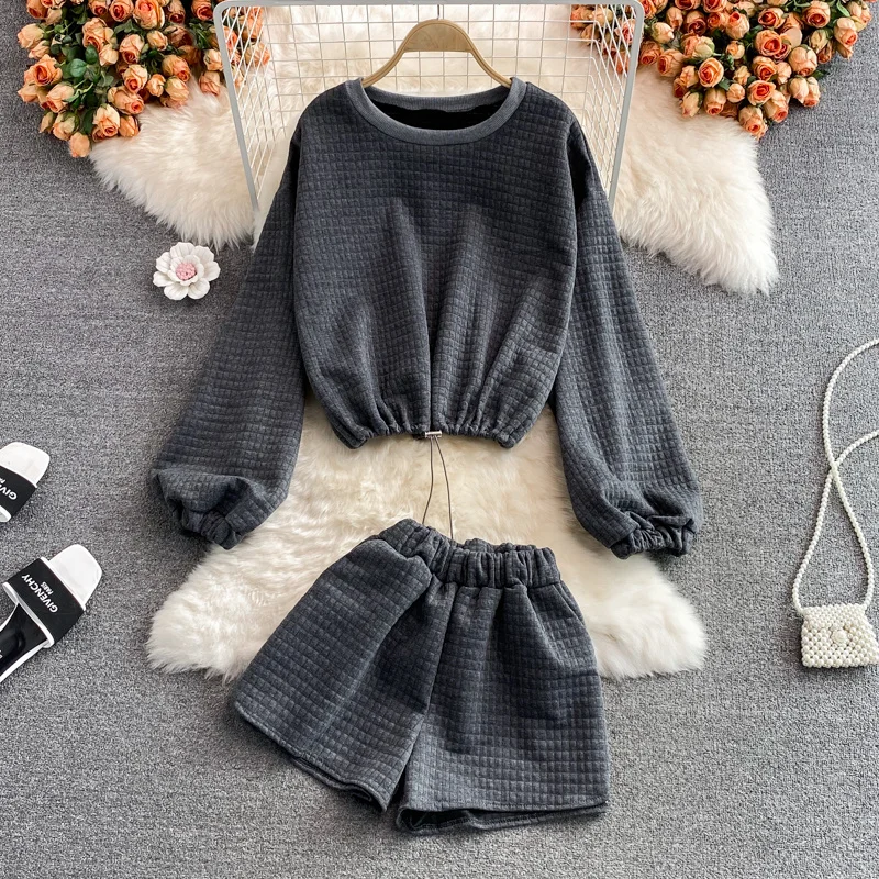 2021 Autumn New Casual Drawstring Short Hoodless Women O-neck Sweater Top Girl Two Piece Suit With High Waist Wide Leg Shorts
2021 Autumn New Casual Drawstring Short Hoodless Women O-neck Sweater Top Girl Two Piece Suit With High Waist Wide Leg Shorts
