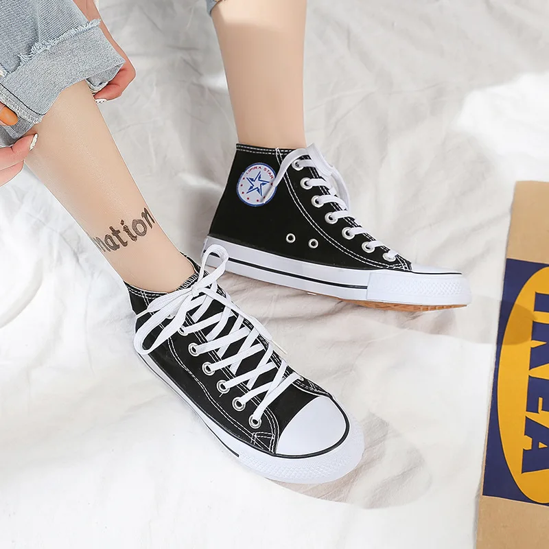 Popular women's shoes, trendy casual canvas shoes, men's and women's shoes, couple models, classic white shoes
Popular women's shoes, trendy casual canvas shoes, men's and women's shoes, couple models, classic white shoes