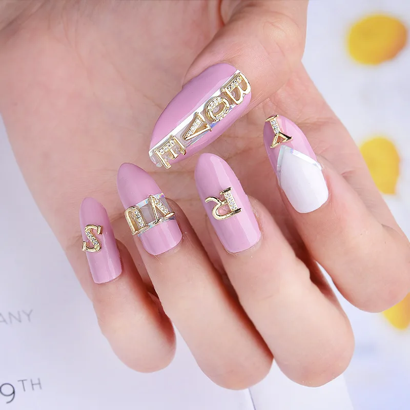 5Pcs Shiny Zircon Gold Flat Nail Charms Nail Art Design 26 English Letters Design Crystal Alloy Gems For Nail Art Decorations
5Pcs Shiny Zircon Gold Flat Nail Charms Nail Art Design 26 English Letters Design Crystal Alloy Gems For Nail Art Decorations