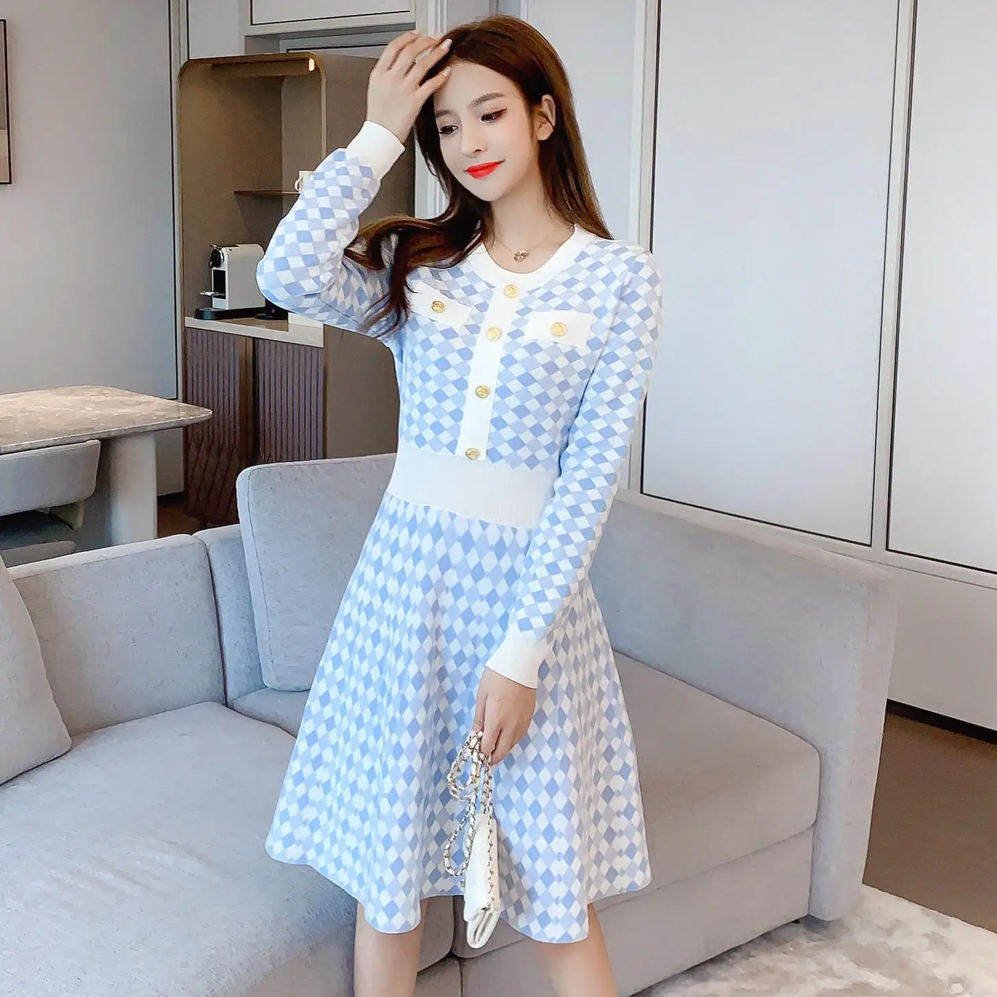 Fashion women's dress 2020 autumn small fragrance wind contrast color plaid waist slim long-sleeved knitted dress
Fashion women's dress 2020 autumn small fragrance wind contrast color plaid waist slim long-sleeved knitted dress